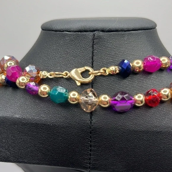 Beautiful colorful iridescent jewel tone beaded necklace and clip on earrings - Picture 8 of 14